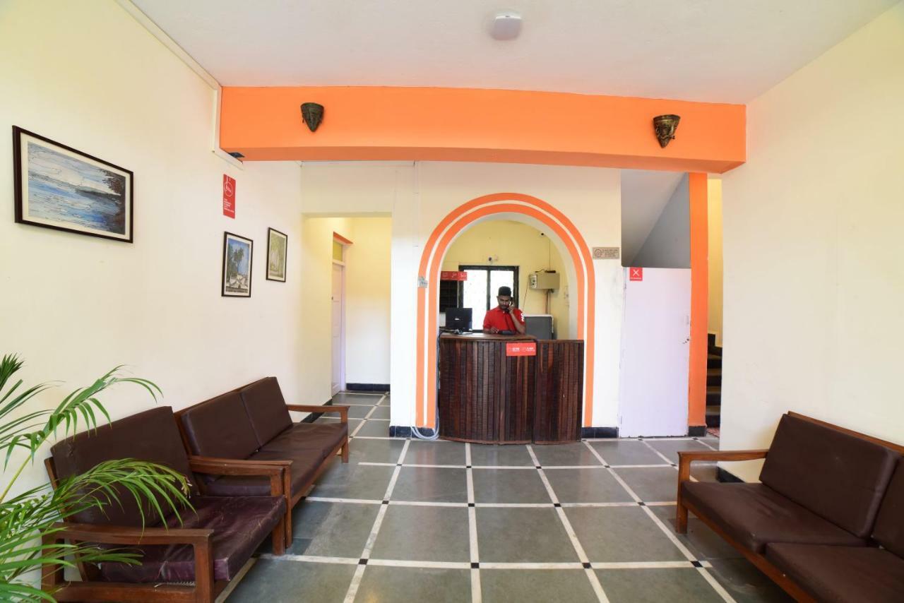 Big Daddy'S Inn Candolim Bagian luar foto