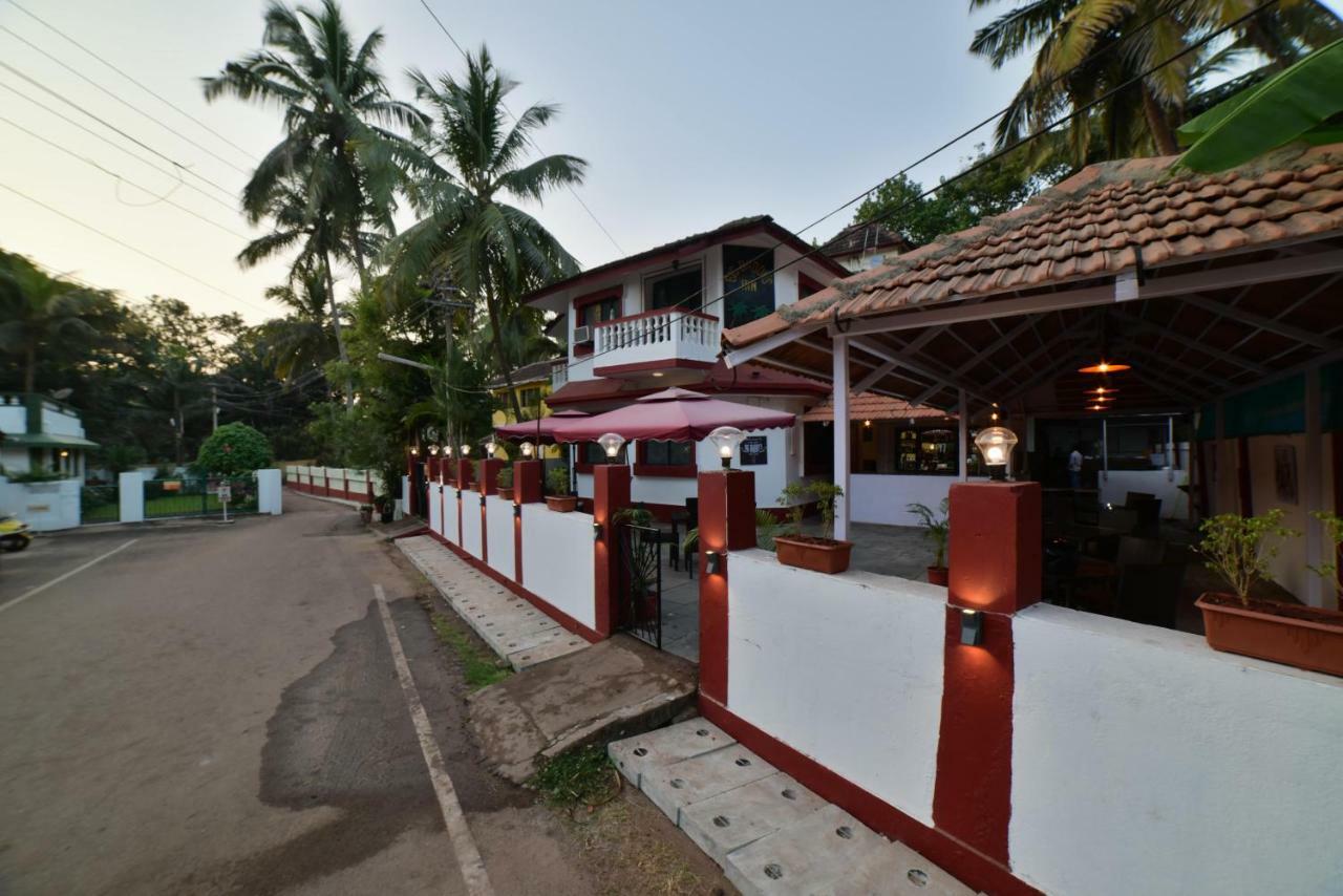 Big Daddy'S Inn Candolim Bagian luar foto