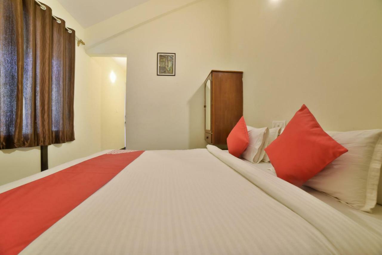 Big Daddy'S Inn Candolim Bagian luar foto