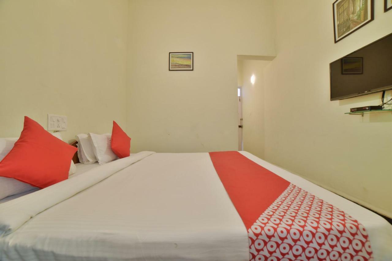 Big Daddy'S Inn Candolim Bagian luar foto