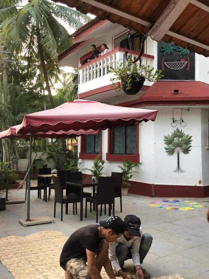 Big Daddy'S Inn Candolim Bagian luar foto
